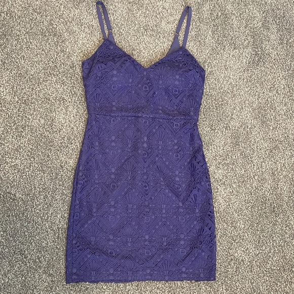 Guess Geo Lace Dress in violet - Picture 6 of 9